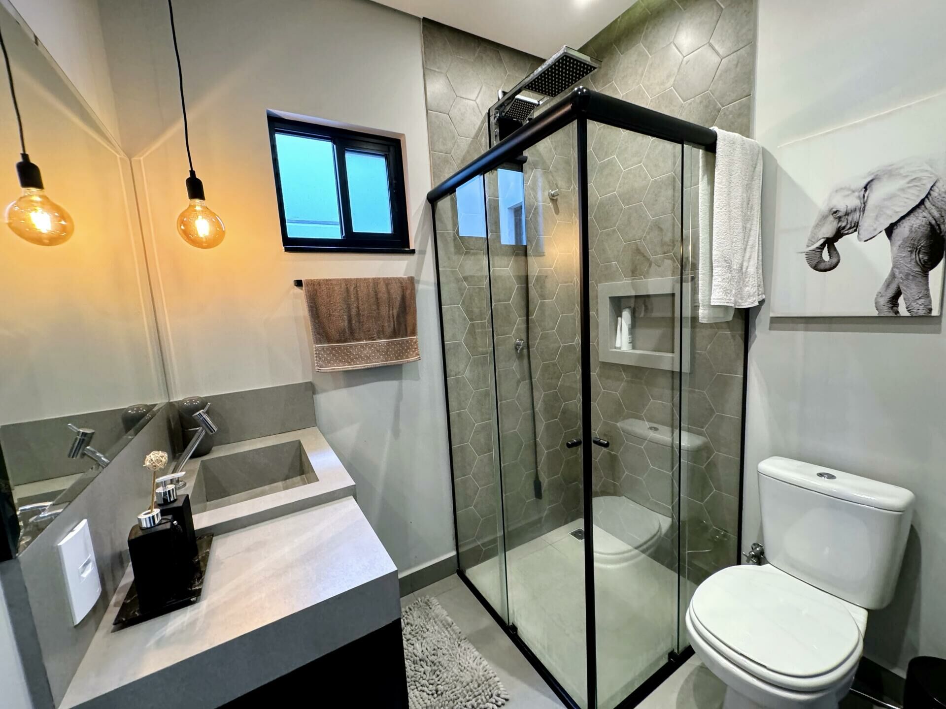 Imagem do Casa linda moderna mobiliada e decorada com 04 dormitórios sendo 02 suítes em Três Rios do Norte